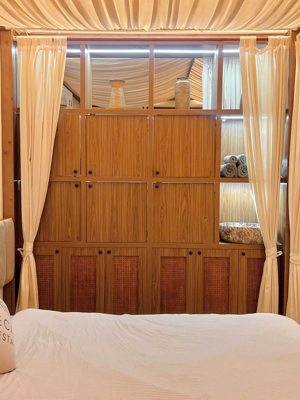 Bedroom, wardrobe