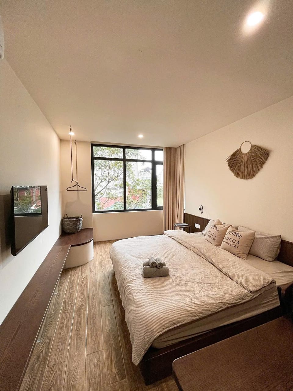 Photo of the whole room, Bedroom