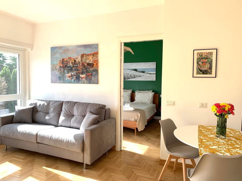 Living room, Dining area, Bedroom