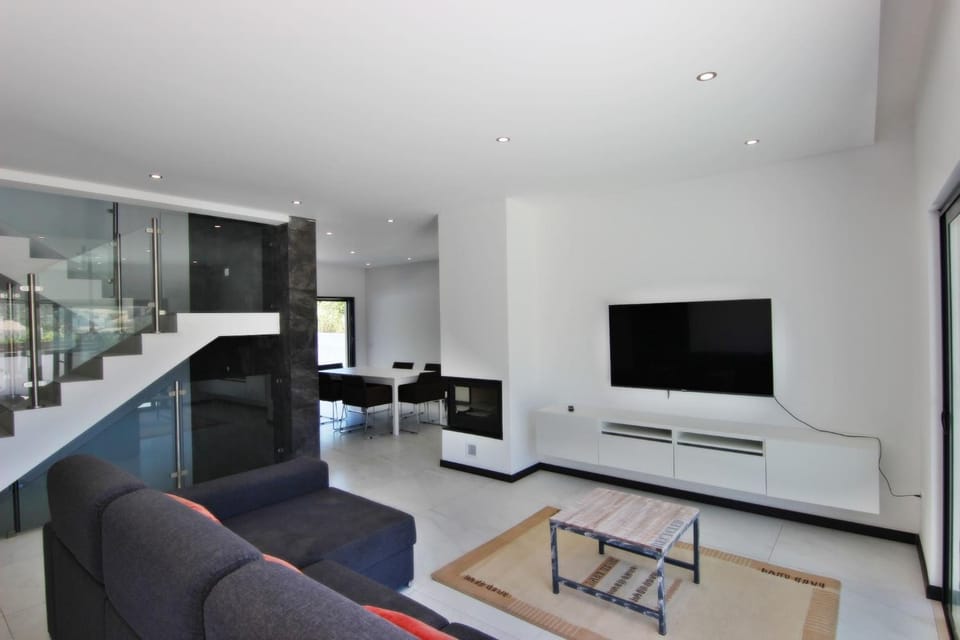 Communal lounge/ TV room, Living room