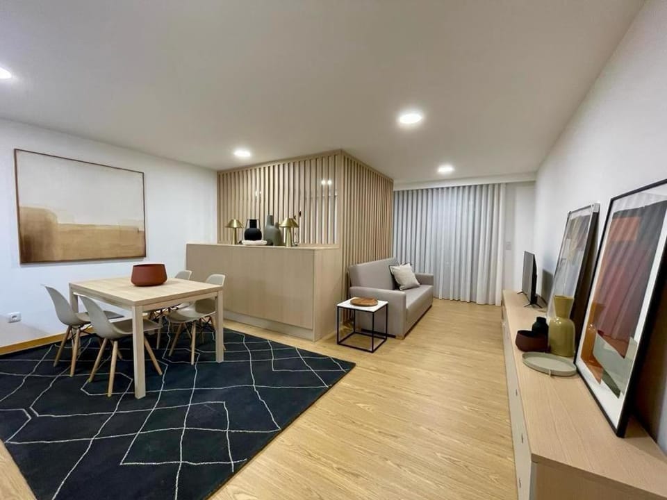 TV and multimedia, Living room, Seating area, hair dresser