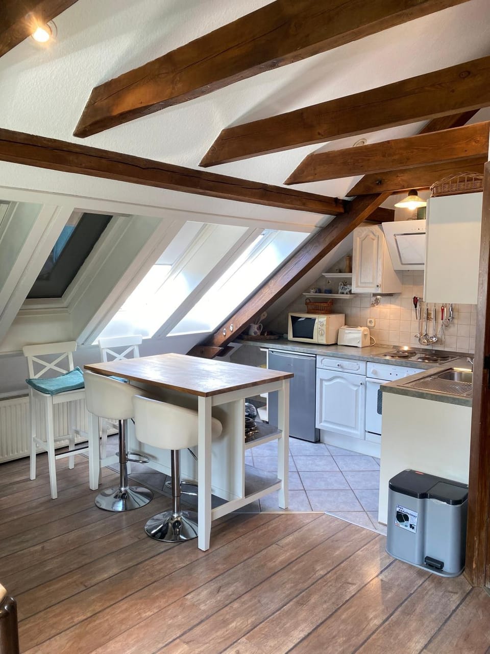 Property building, Kitchen or kitchenette, Living room