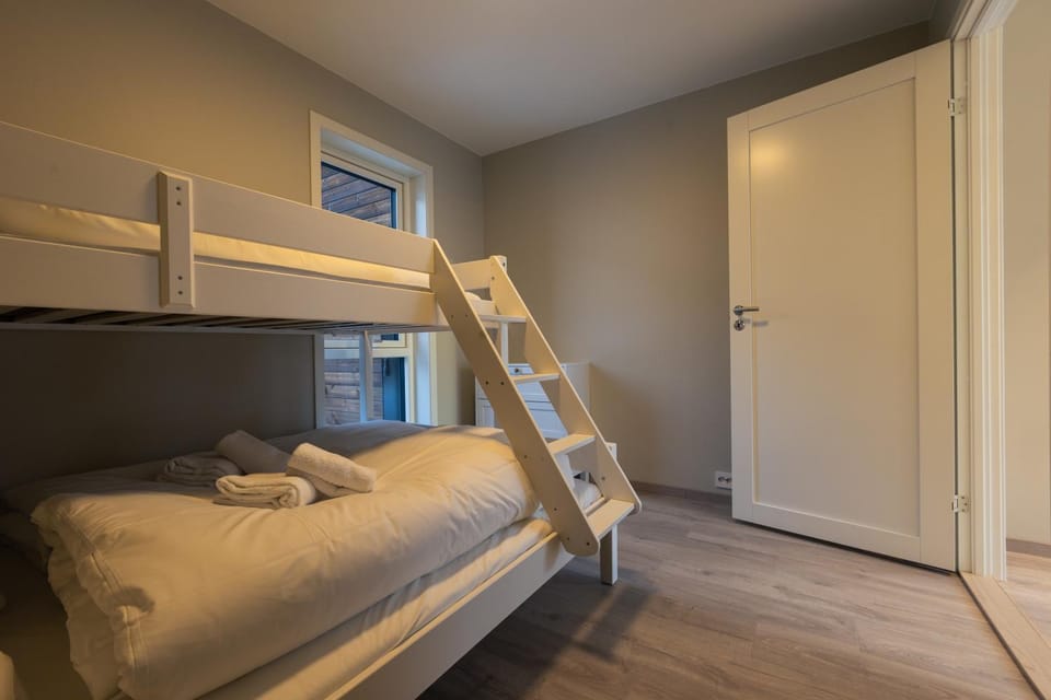 Bed, Bedroom, bunk bed
