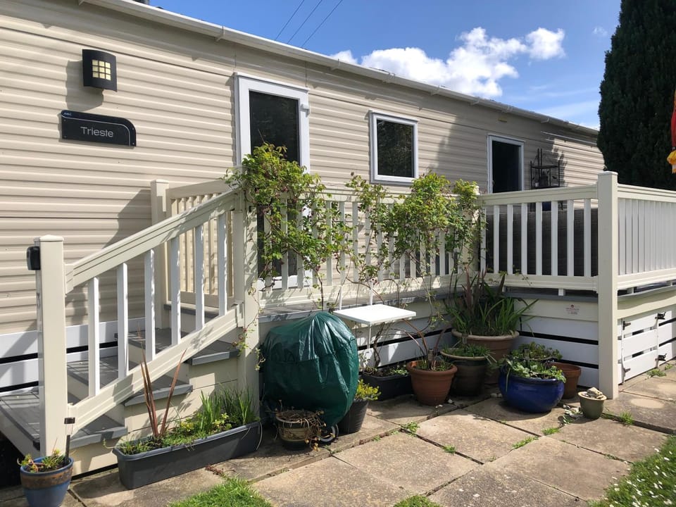 Property building, Balcony/Terrace