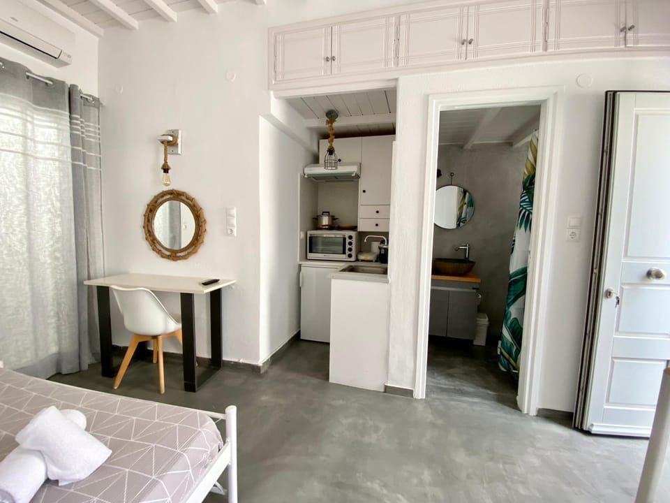 Coffee/tea facilities, Kitchen or kitchenette, Bedroom