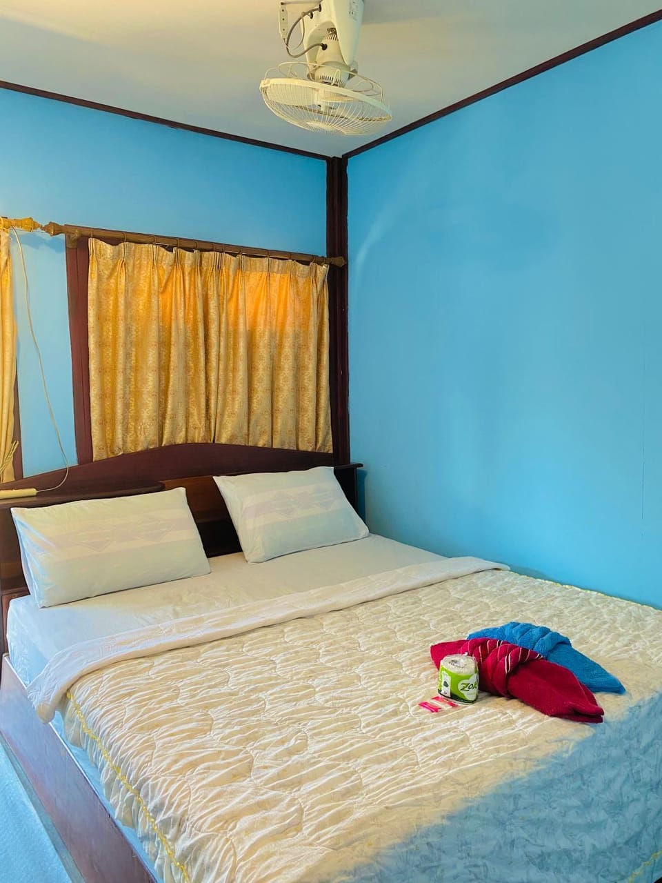 DONDET Suns down 2 bungalows Bed and Breakfast in Laos