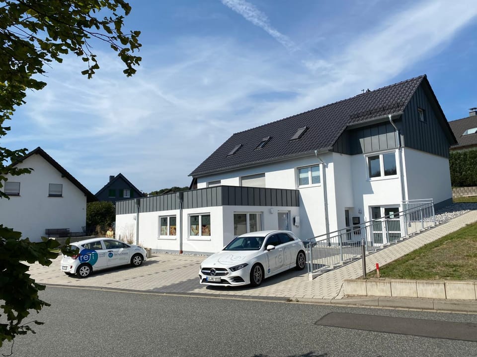 Property building, Neighbourhood