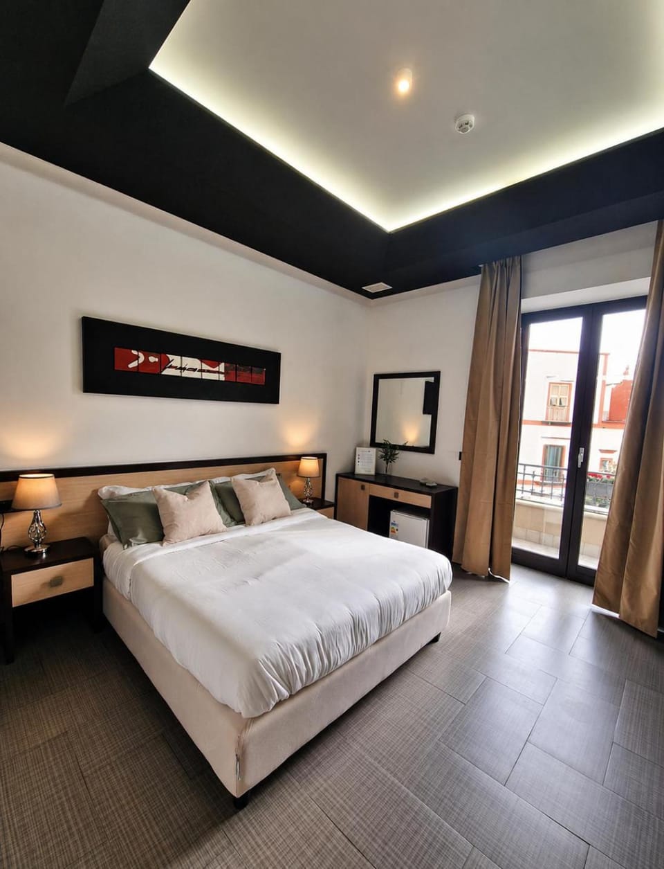 Photo of the whole room, Bedroom