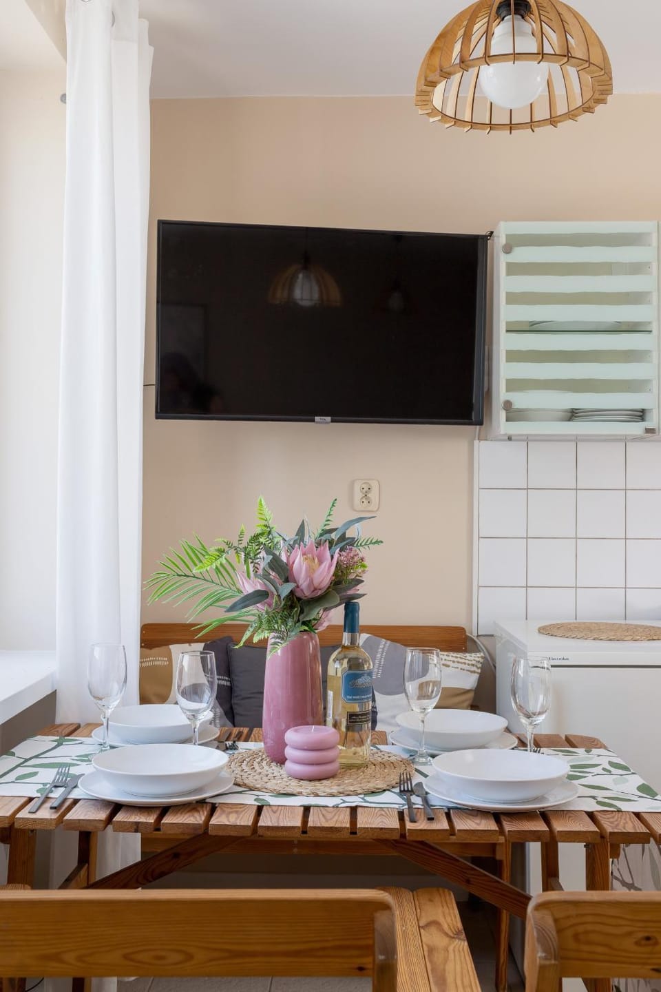 TV and multimedia, Dining area