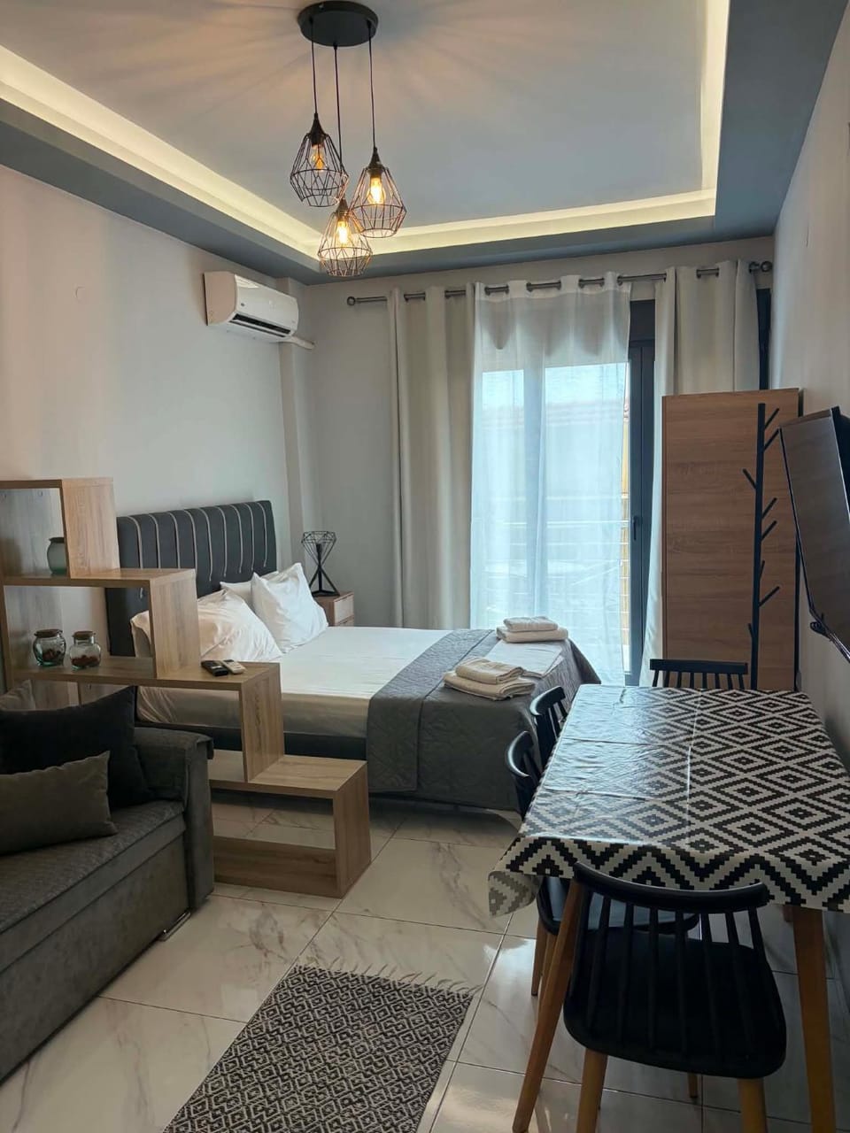 TV and multimedia, Living room, Bedroom, air conditioner, air conditioner