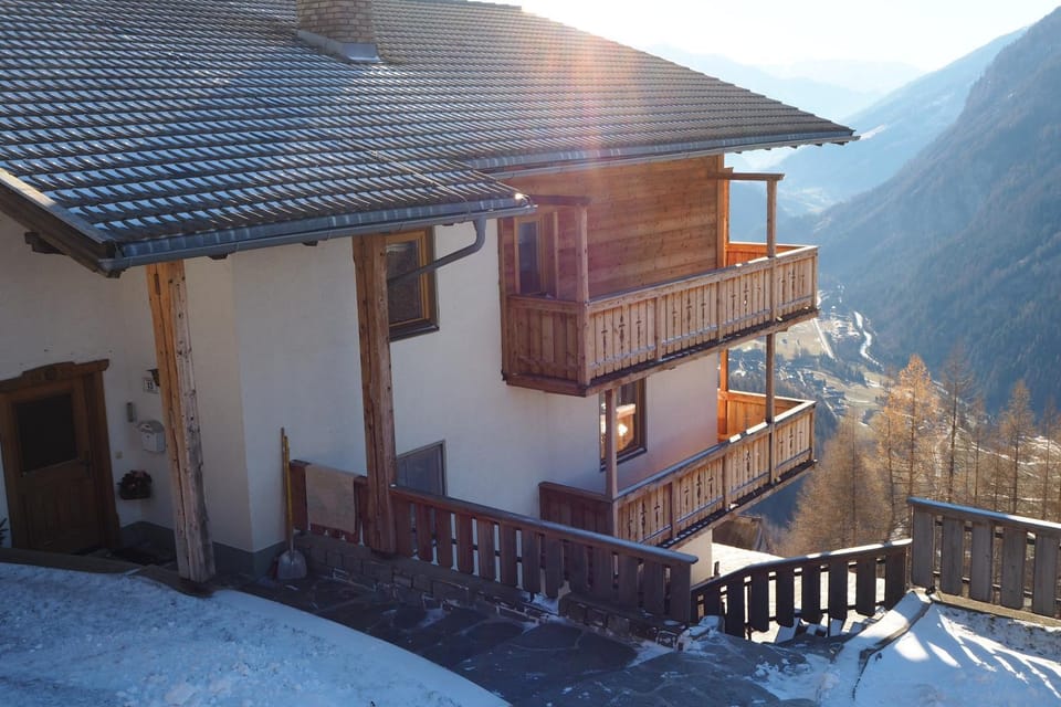 Property building, Day, Natural landscape, Winter, View (from property/room), Balcony/Terrace, Mountain view