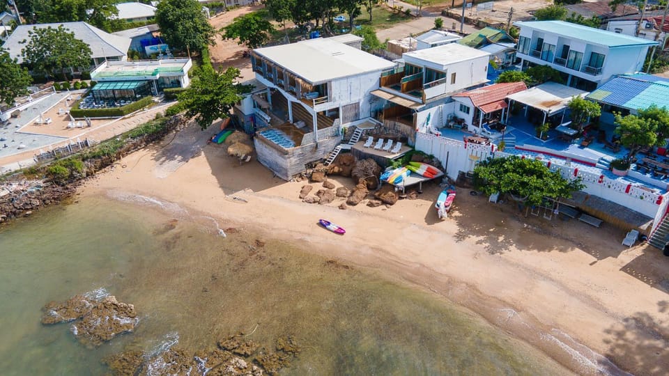 Akina Beach Resort KohLarn อกินะบีช รีสอร์ทเกาะล้าน Villa in Chon Buri Changwat