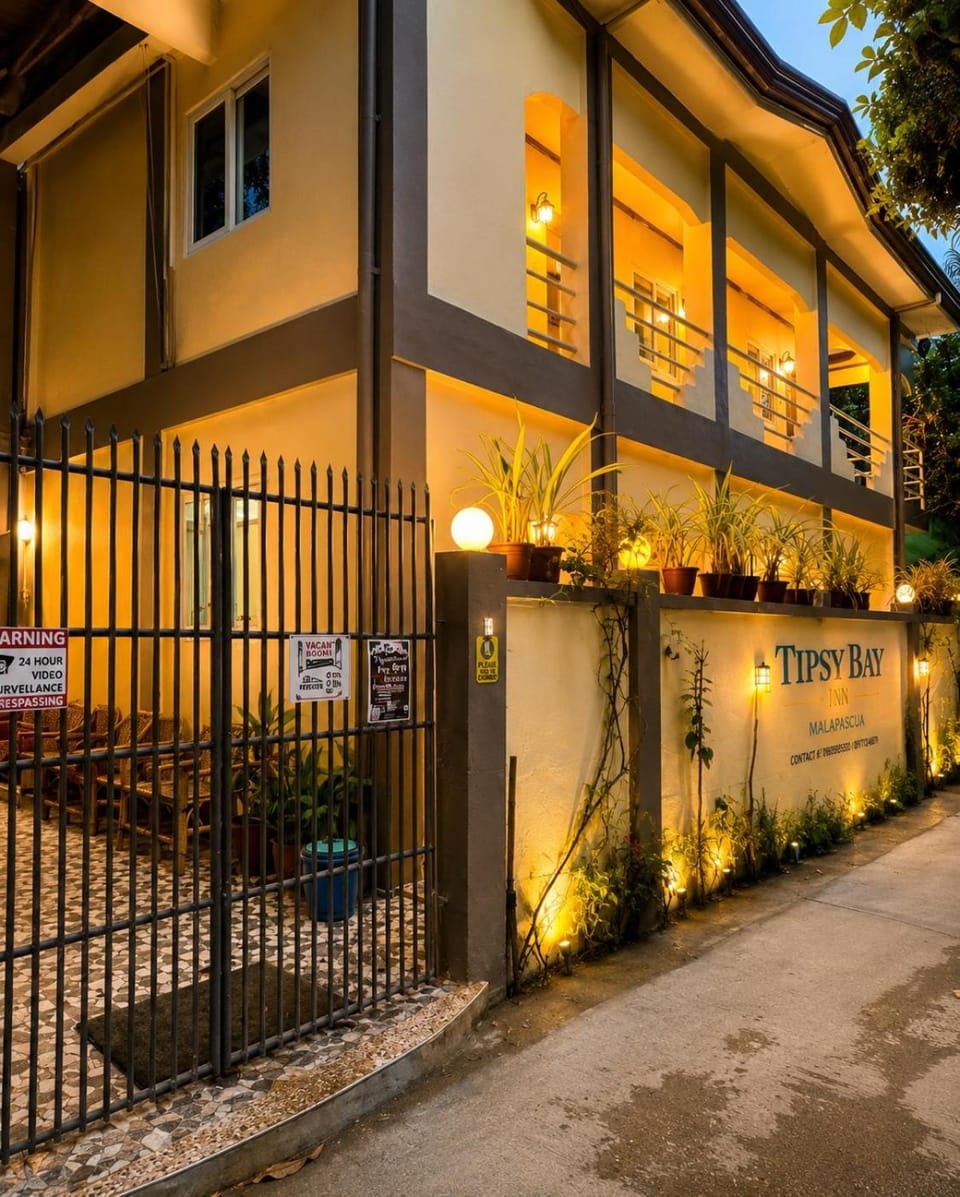 Tipsy Bay Inn - Malapascua Vacation rental in Central Visayas