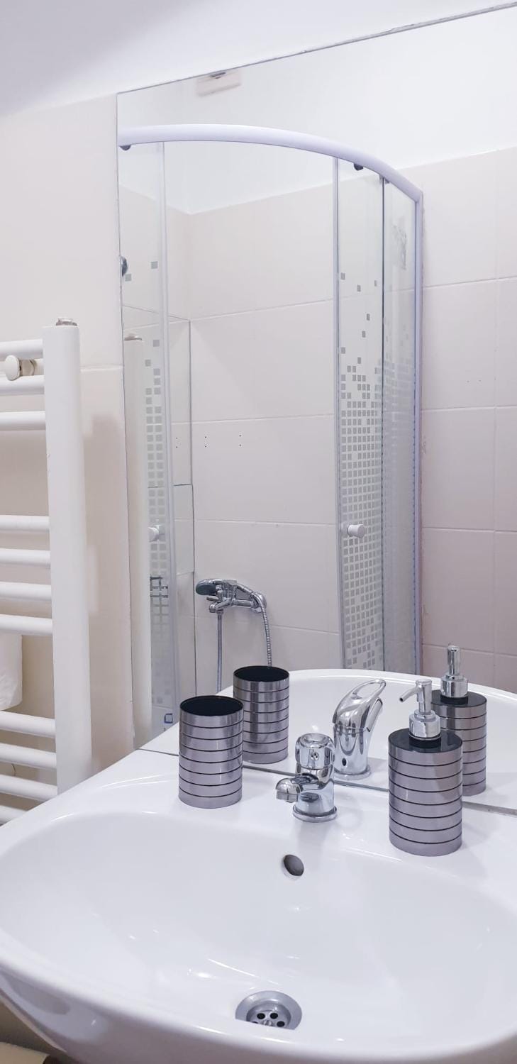 Shower, Bathroom