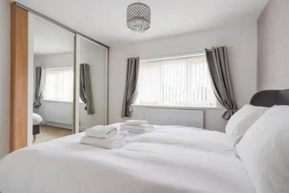 New build house near Trafford Centre with drive House in Stretford