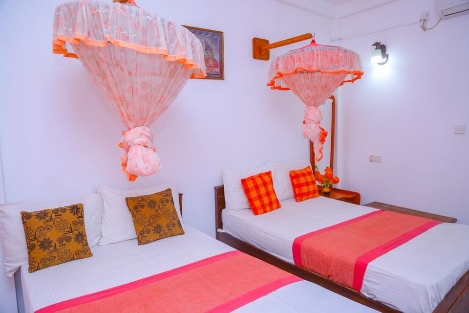 Canal Side Guest House Polonnaruwa Hotel in Central Province