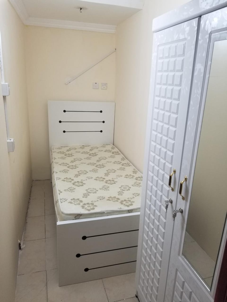 Partition Rooms in Hotel Apartment Apartment in Dubai