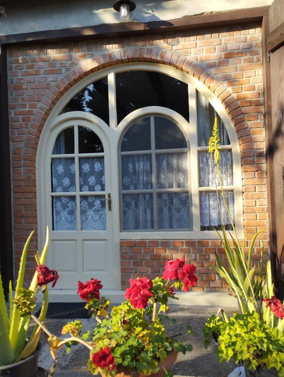 Facade/entrance