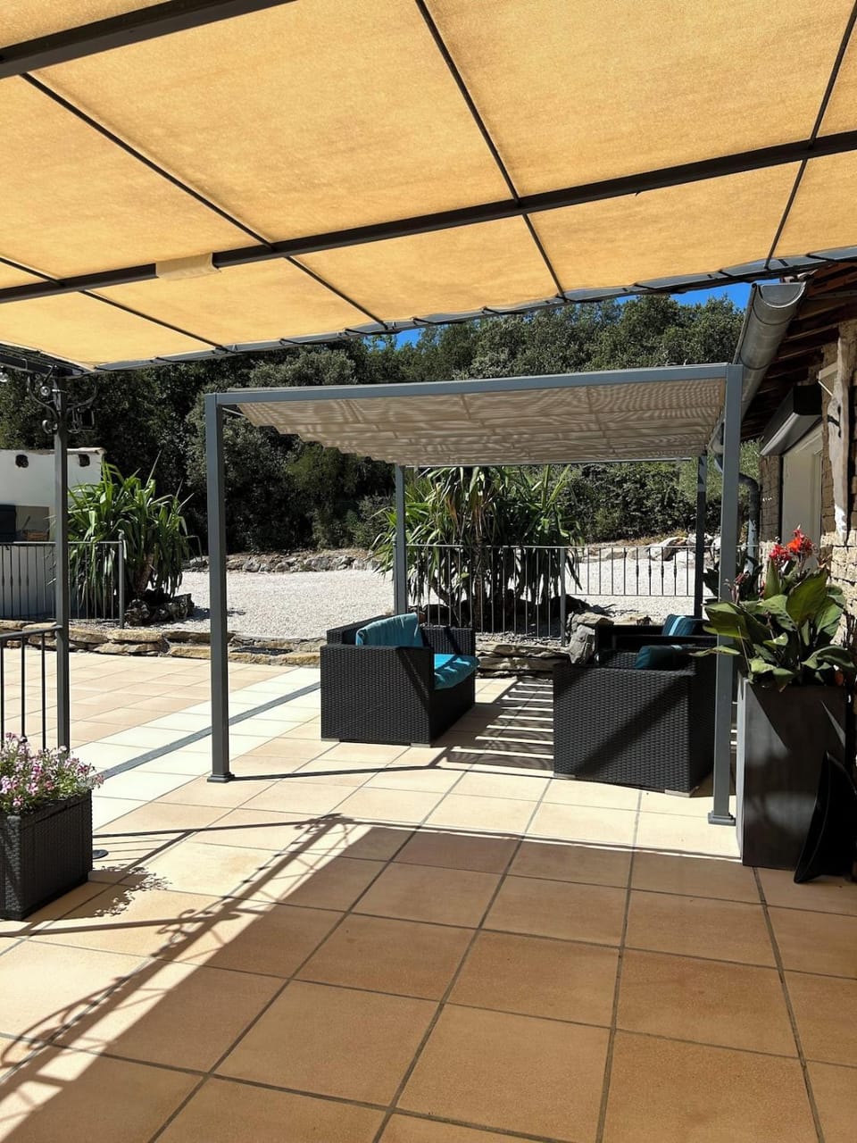 VILLA AVEC PISCINE House in French Riviera