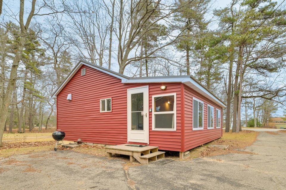 Oscoda Cabin w/ Charcoal Grill: Walk to Lake Huron Cabin in Au Sable Charter