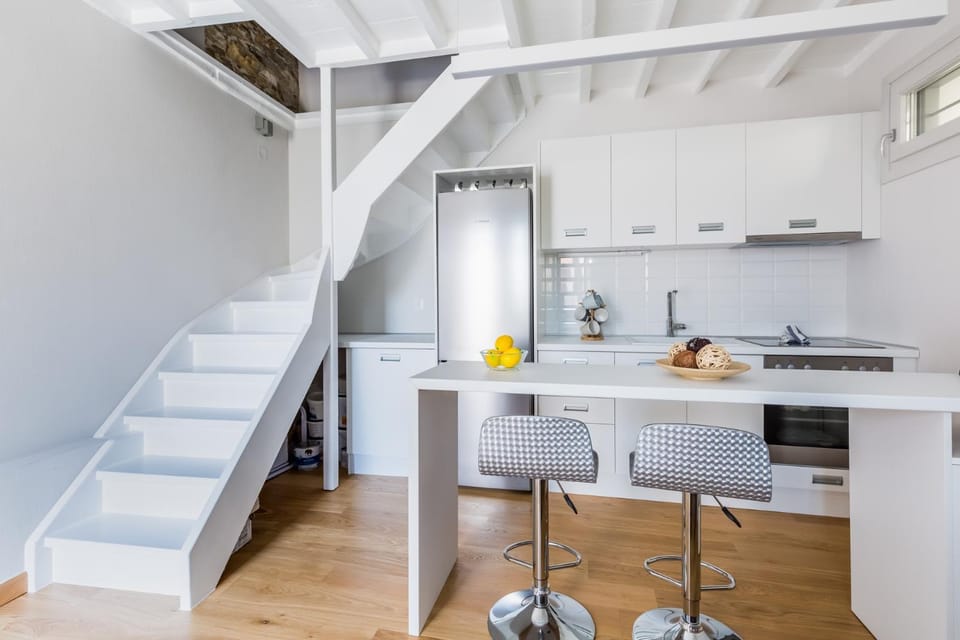 Kitchen or kitchenette, pet friendly, stove