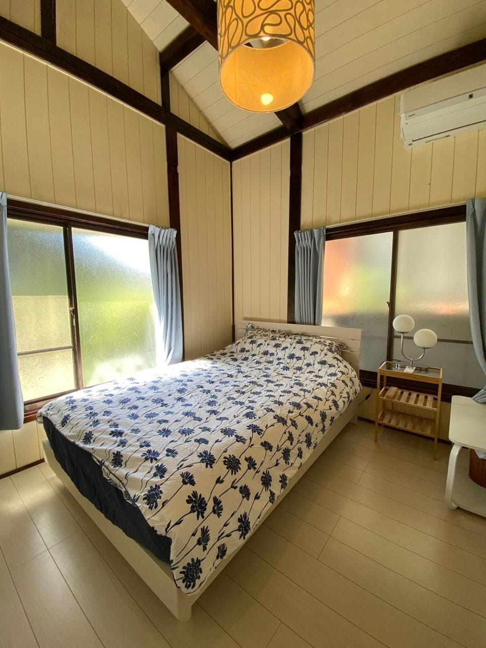 Bed, Bedroom, air conditioner