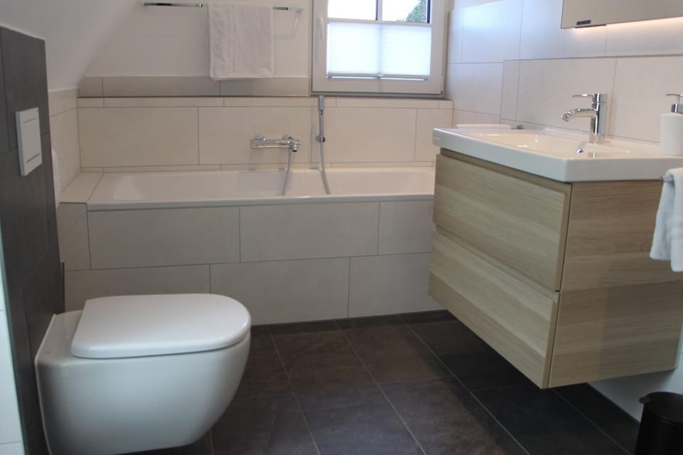 Toilet, Bathroom, Bath
