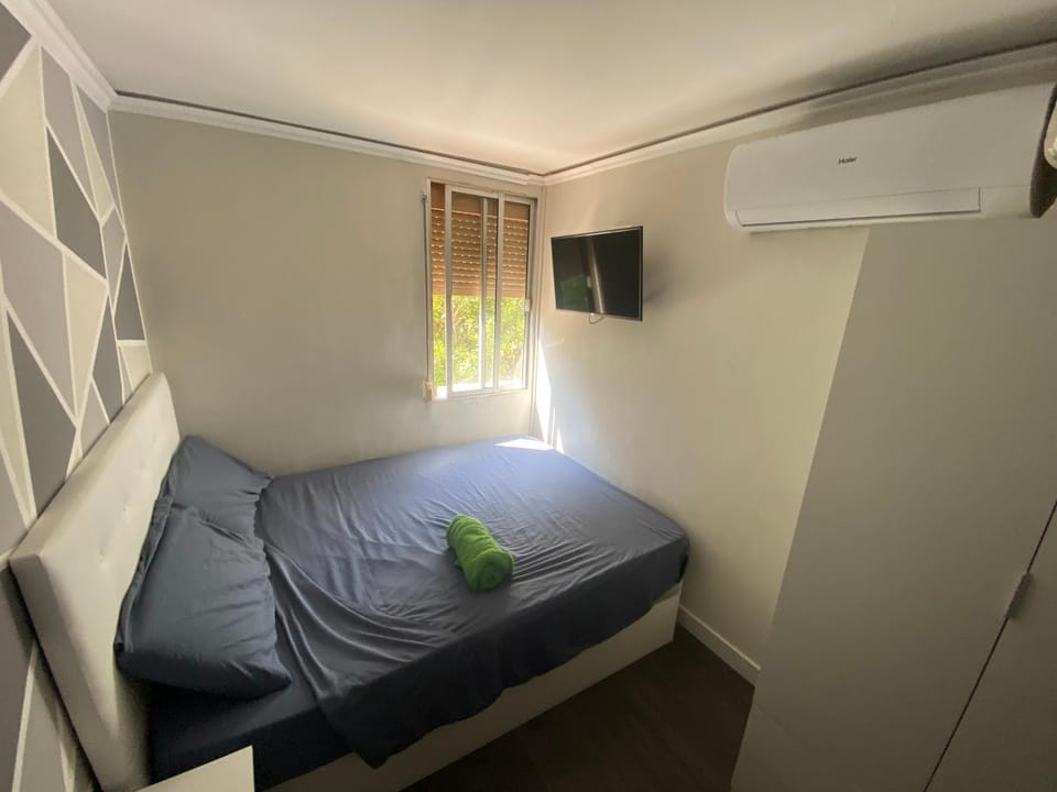 Habitaciones cerca del centro de Barcelona, Barceloneta, Aeropuerto y Fira Vacation rental in L'Hospitalet de Llobregat