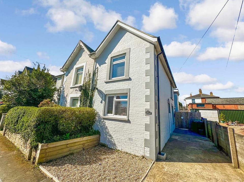 Property building, Facade/entrance, Off site