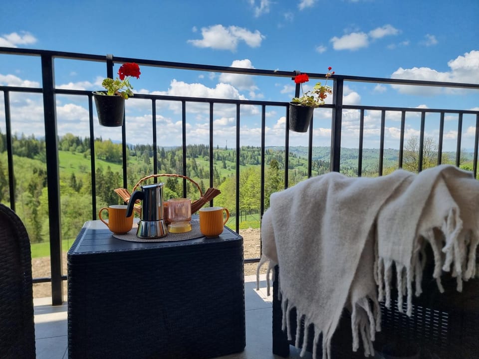 Day, Natural landscape, Balcony/Terrace, Food and drinks