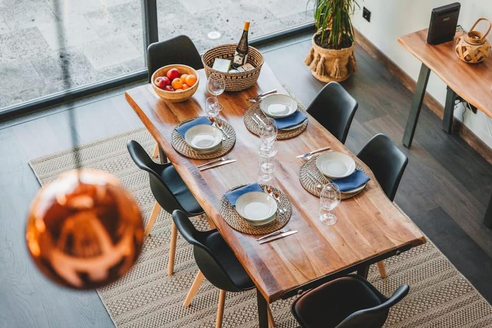 Seating area, Dining area