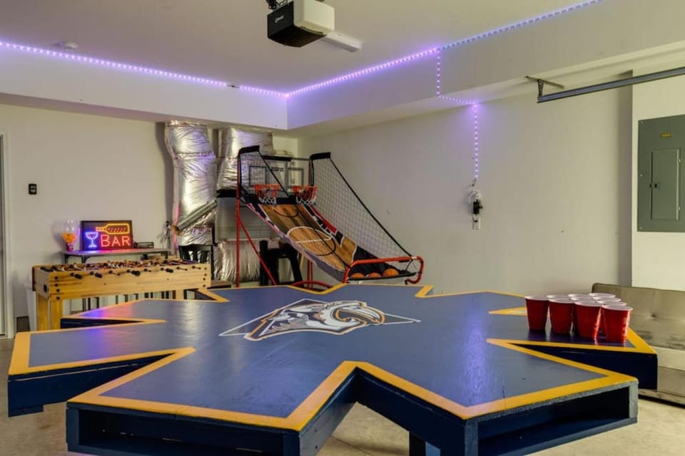 Game Room, Table tennis, Evening entertainment