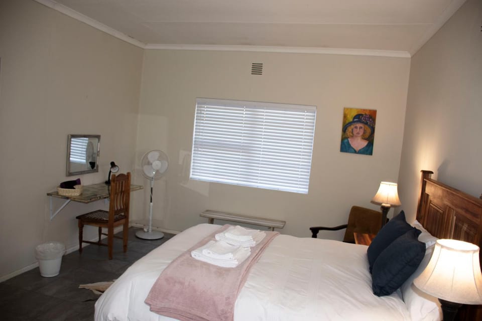 Bed, Photo of the whole room, Bedroom, hair dresser