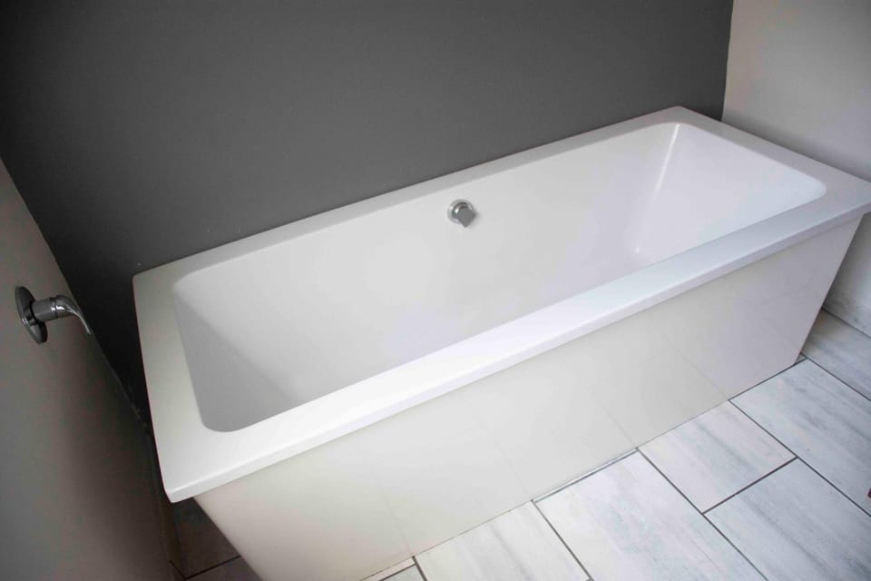Bathroom, Bath