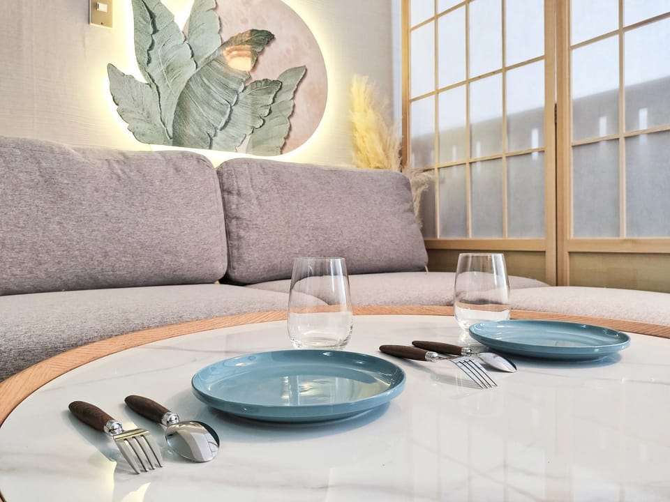 Living room, Seating area, Dining area