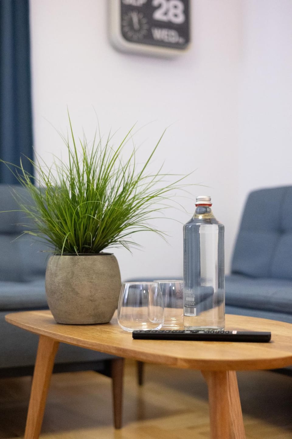Living room, Food and drinks, Seating area, Drinks