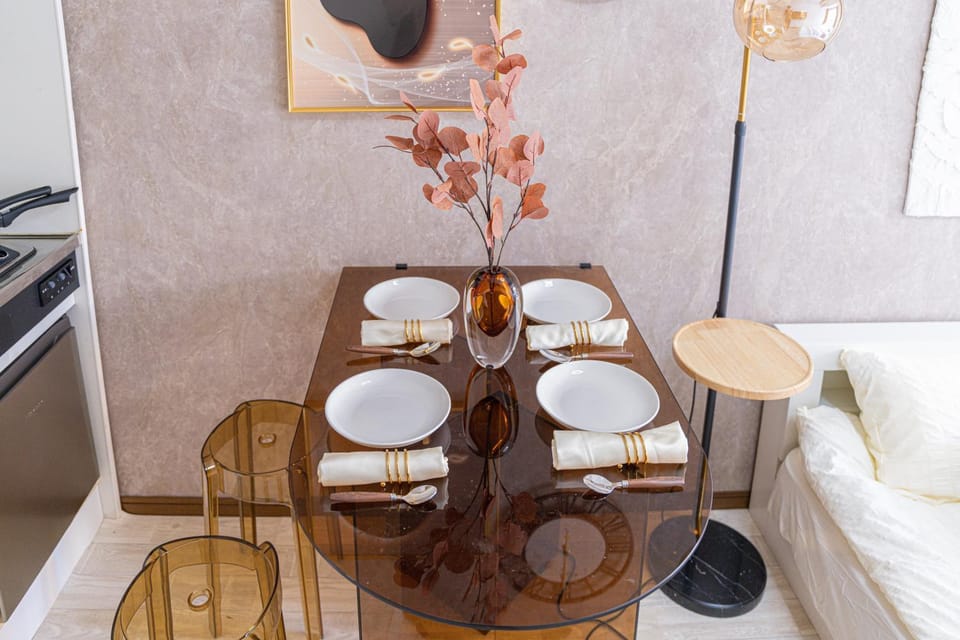 Seating area, Dining area