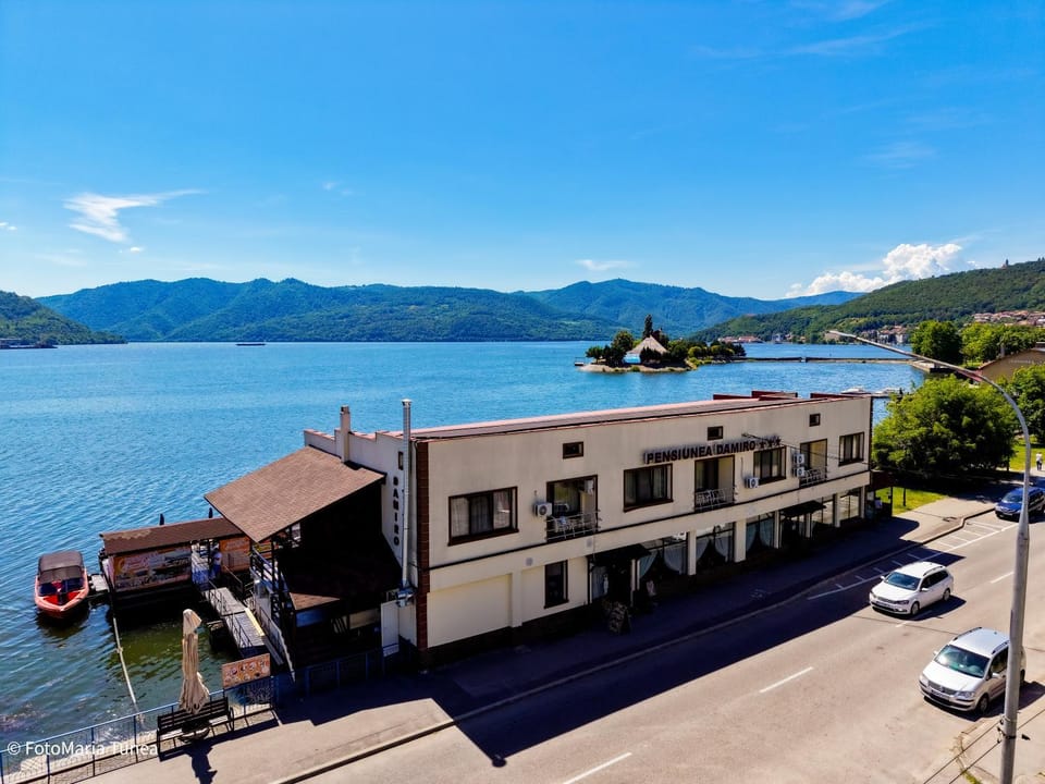 Pensiunea Damiro Bed and Breakfast in Serbia