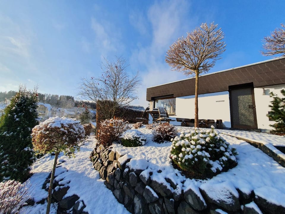 Property building, Winter, Balcony/Terrace