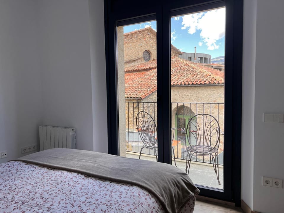 View (from property/room), Balcony/Terrace, Bedroom