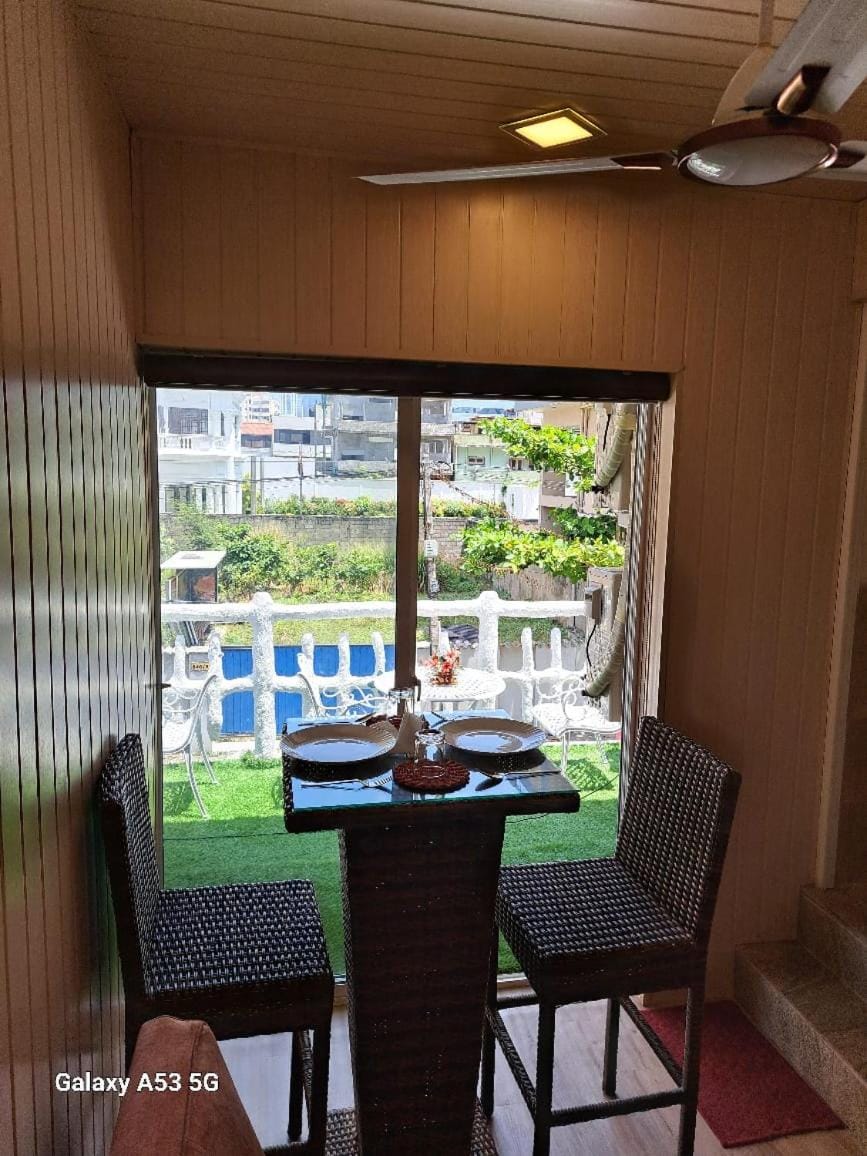 View (from property/room), Balcony/Terrace, Seating area, Dining area