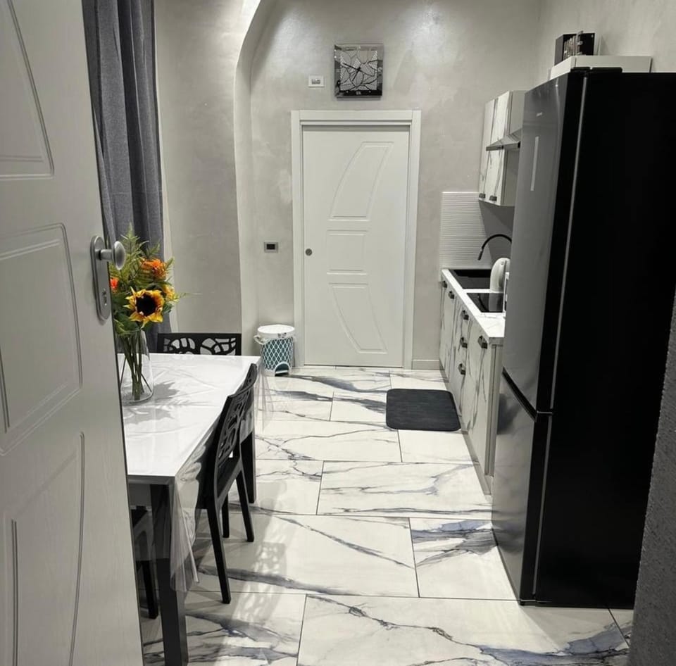 Kitchen or kitchenette, Dining area, internet, minibar, stove, air conditioner