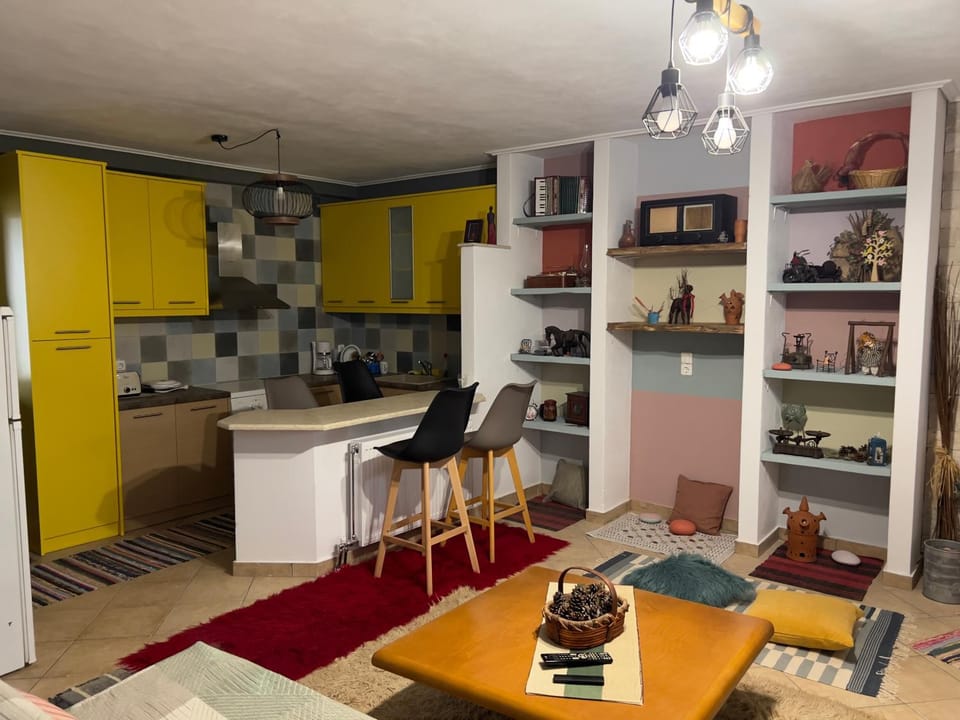 Kitchen or kitchenette, Living room, Seating area