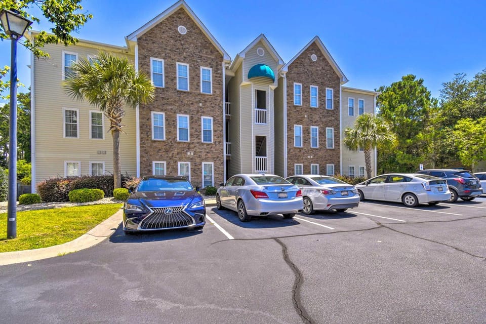 1 Mi to Beach: Myrtle Beach Condo w/ Pool Access House in South Carolina