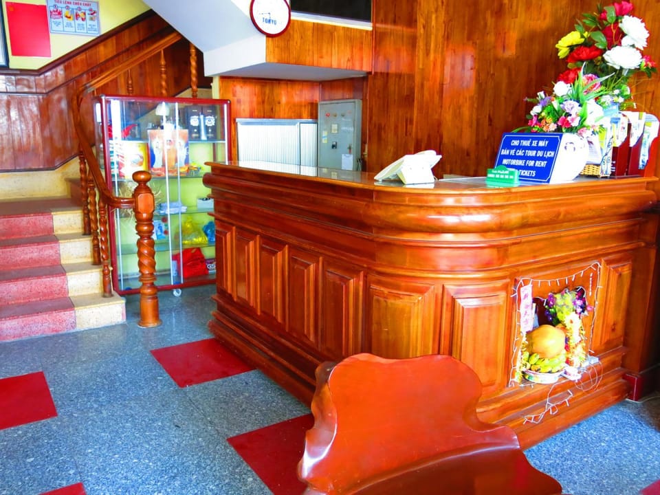 On-site shops, Lobby or reception