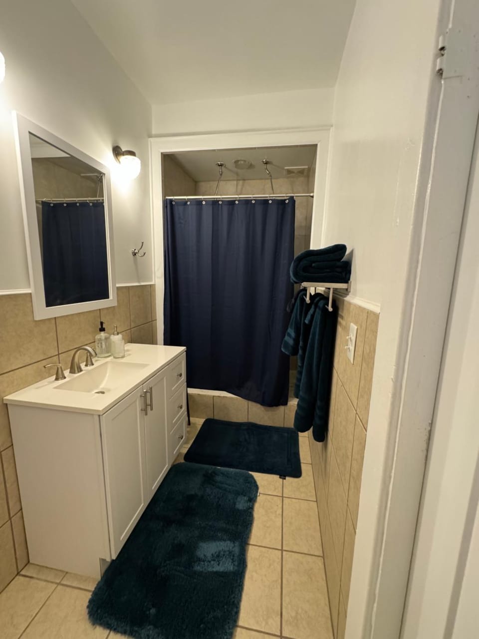 Bathroom, towels