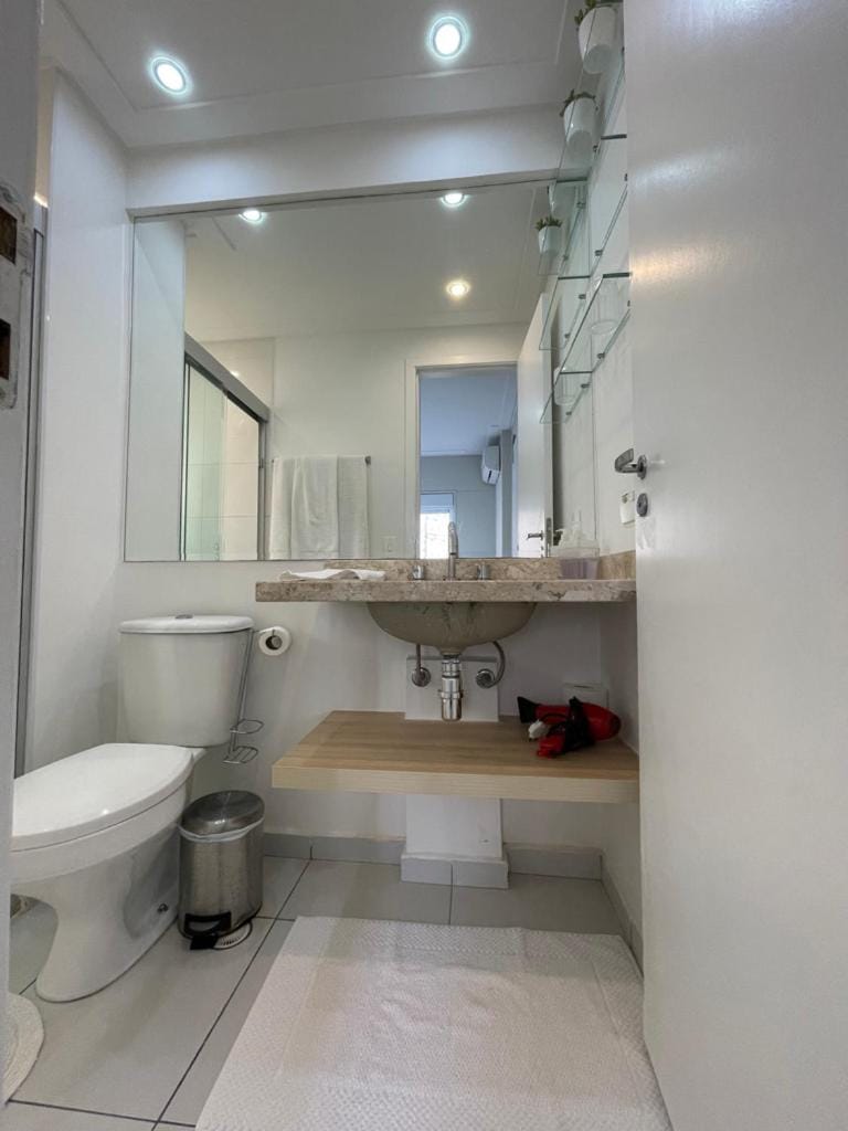 Toilet, Bathroom, towels