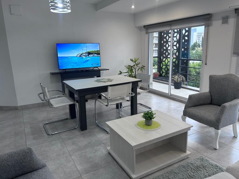 TV and multimedia, Living room, Dining area, Evening entertainment