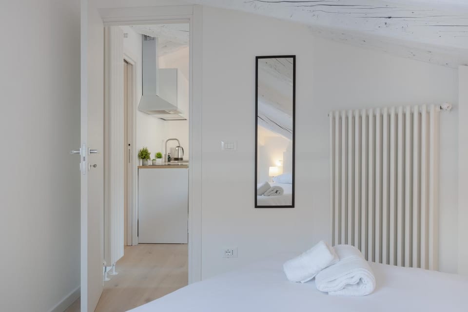 Bed, Bathroom, Photo of the whole room, Bedroom, internet, towels, wardrobe