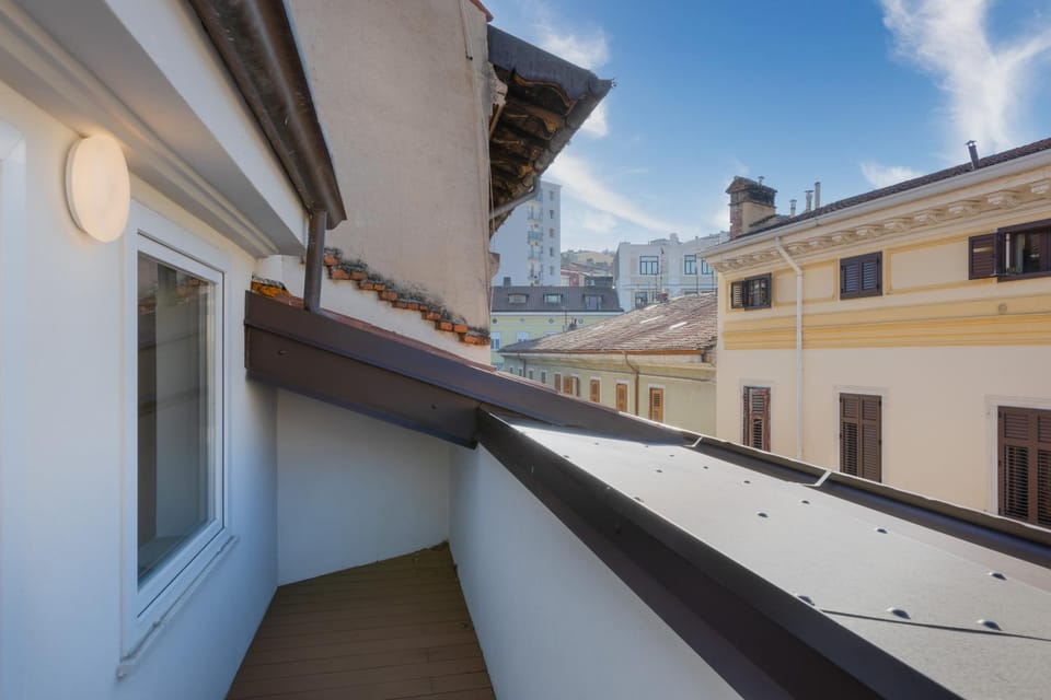 Property building, Day, View (from property/room), Balcony/Terrace